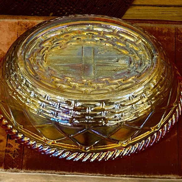 Marigold Mosser Glass Hen on Nest – LG Wright Mold – Split Tail – Woven Nest Cov - Picture 5 of 5